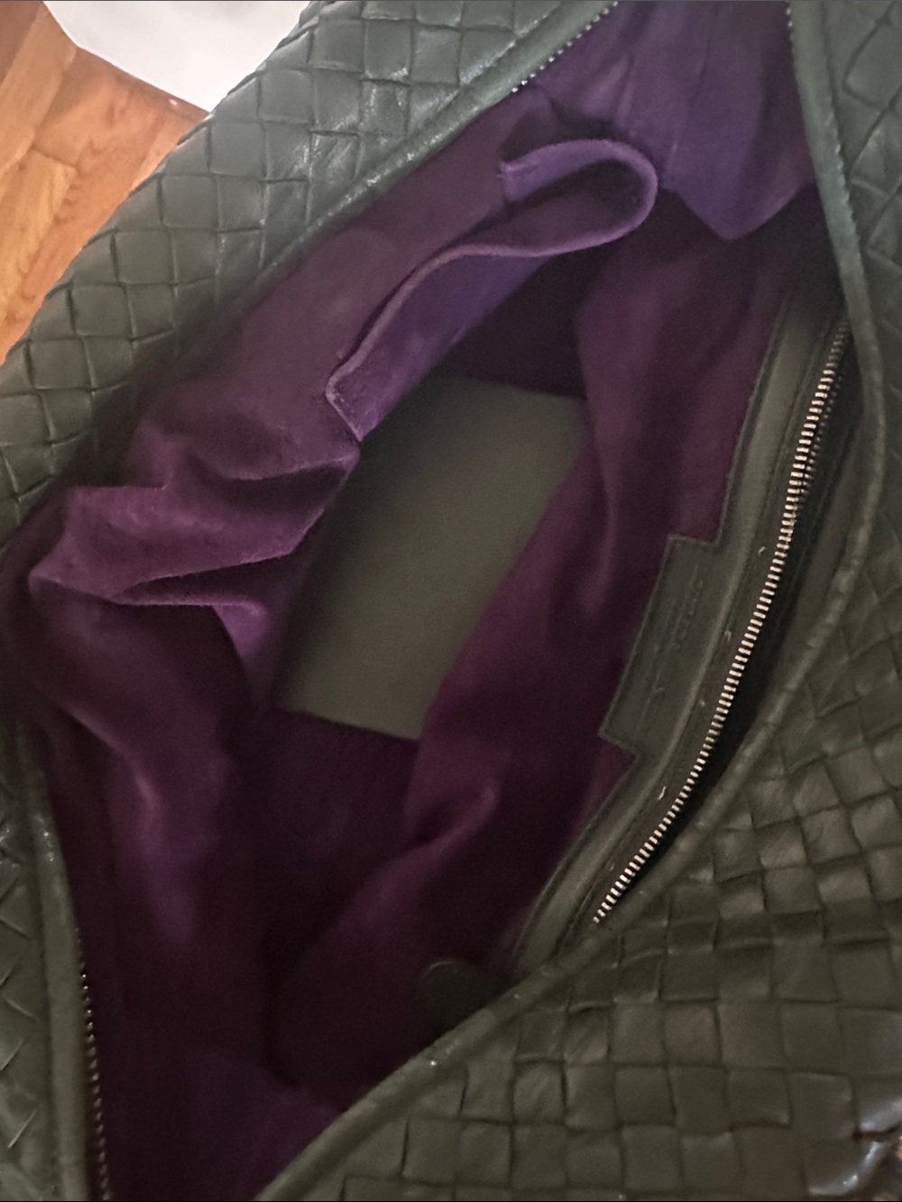 Bottega Veneta Dark Green Intrecciato Leather Shoulder Bag with Purple Interior - Picture 5 of 9